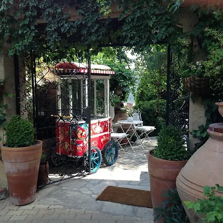 Manici Kasri Szálloda 3*